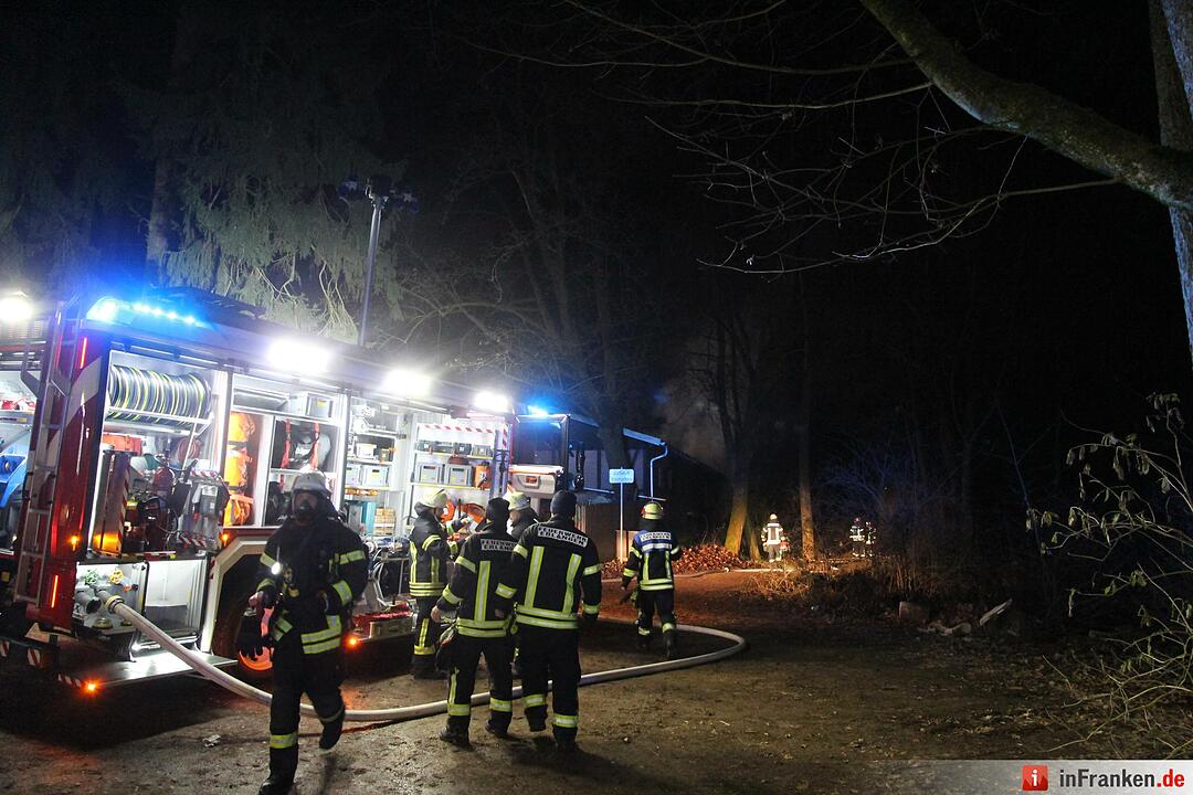 Scheune auf Jugendfarm in Erlangen brennt aus