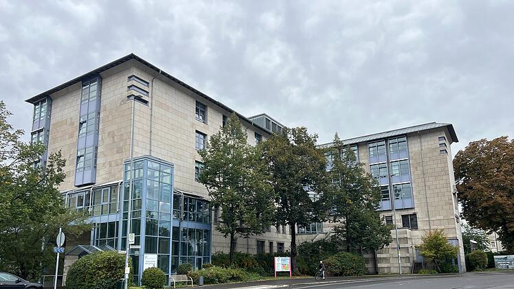 Schweinfurt: Krankenhaus St. Josef bleibt überraschend geöffnet - "Schließung zu teuer"