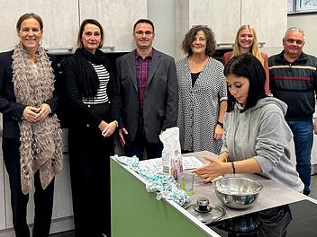 Hof: Münster-Mittelschule freut sich über neue Schulküche mit moderner Ausstattung
