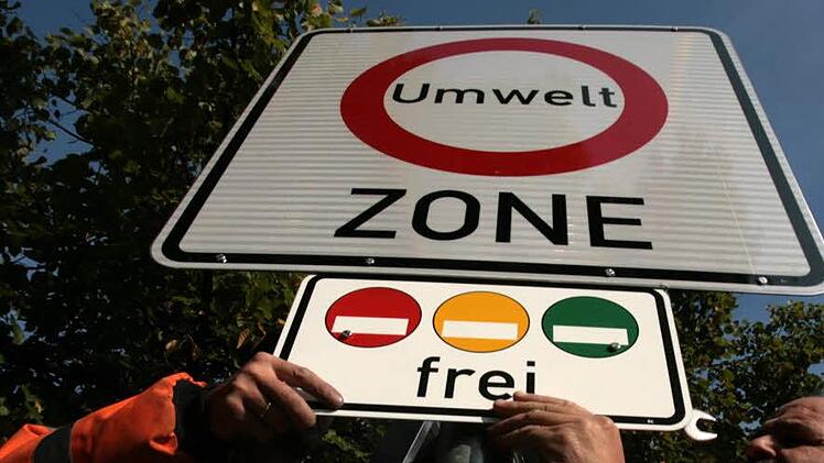 München prescht beim Thema Fahrverbote für Diesel vor. Auch in acht fränkischen Städten sind sie ein Thema - darunter Würzburg, Nürnberg und Bamberg. Foto: Frank Leonhardt dpa/lby