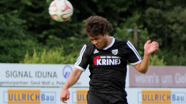 Tevin McCullough erzielte beide Treffer für den FC Sand beim Auswärtssieg in Amberg.