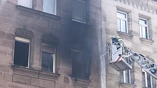 Wohnung geht in Flammen auf