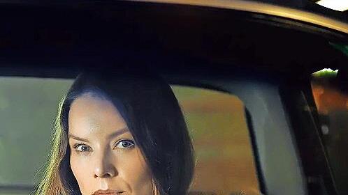 Die stimmgewaltige Norwegerin Rebekka Bakken tritt mit ihrer Band auf der Naturbühne Trebgast auf.