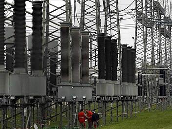 Ein Fehler in einem Umspannwerk wie diesem führte zum ersten Stromausfall. Foto: Marcus Führer dpa