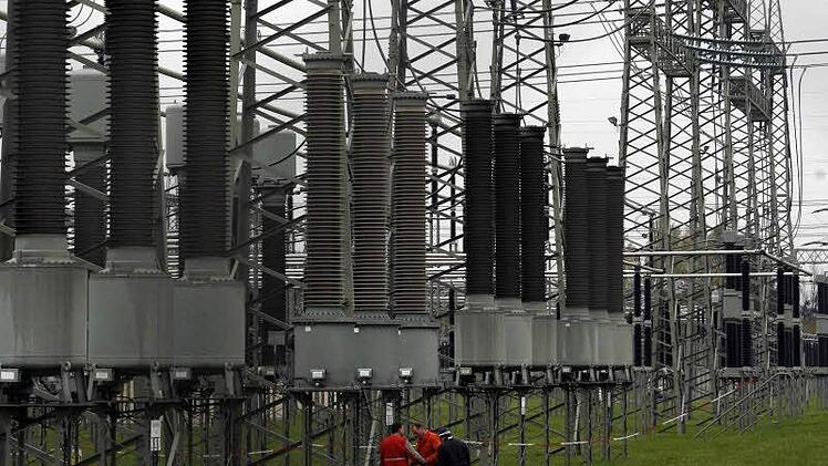 Ein Fehler in einem Umspannwerk wie diesem führte zum ersten Stromausfall. Foto: Marcus Führer dpa