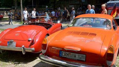 Schön bunt war's: MG und Karman Ghia