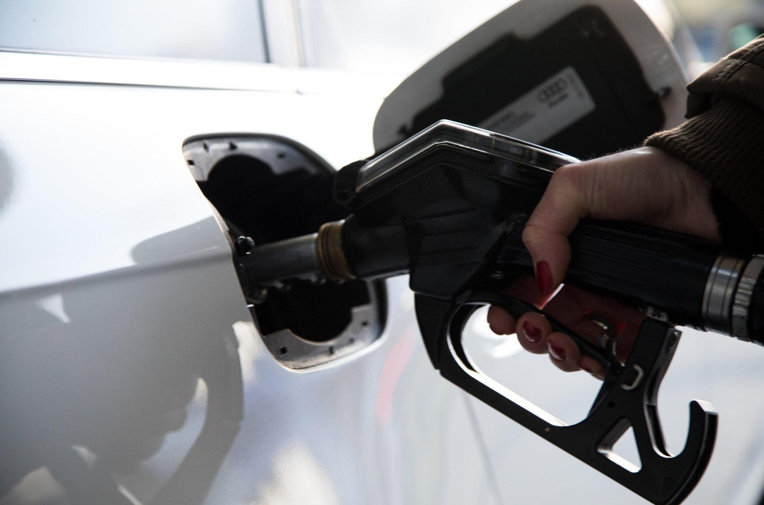 Super Plus Oktan 98 tanken Lohnt sich die Tankfüllung im Vergleich zu Super? Super Plus Oktan 98 tanken Lohnt sich die Tankfüllung im Vergleich zu Super?