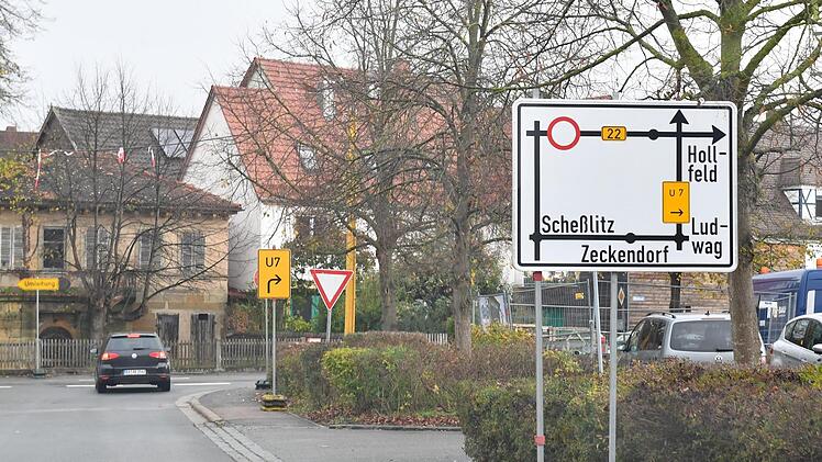 Verwirrende Umleitungsschilder... Foto: Ronald Rinklef
