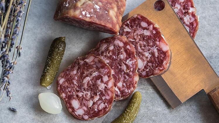 Der Hersteller Caula ruft einige seiner Wurstprodukte zurück. Es besteht Salmonellen-Gefahr.