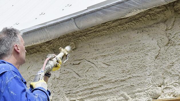 Rein mineralisch ist die D&auml;mmung, die aufgespritzt wird. Foto:  Deutscher Zukunftspreis/A. Pudenz