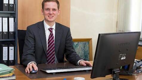 Anprobe: Der neue Arbeitsplatz passt. Fotos: Florian Hecky