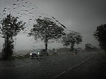 An Silvester haben starker Regen und Schneeschmelze in Bayern zun&auml;chst in Ober- und Mittelfranken zu leichtem Hochwasser gef&uuml;hrt.  Foto: Friso Gentsch/dpa