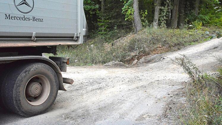 So sieht die Ausfahrt an der ehemaligen Erdaushupdeponie bei Marbach aus und wird von der Gemeinde nicht mehr toleriert. Foto: Schmidt