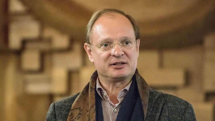 Impressionen vom Rathauskonzert in Neustadt mit Teilnehmern eines Meisterkurses für Violine: Dozent Markus Wolf.Foto: Jochen Berger