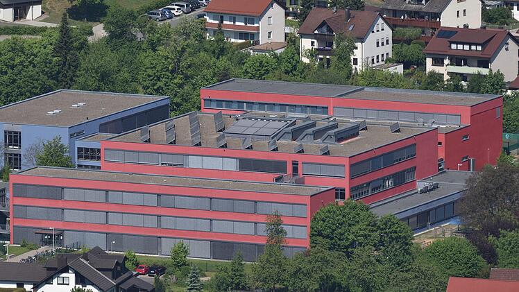Die Solarmodule auf dem Dach der Grund- und Mittelschule Ebermannstadt Foto:  Stadtwerke Ebermannstadt