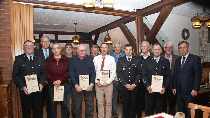 Die Jubilare mit Bürgermeister German Hacker und Landrat Alexander Tritthart Fotos: Richard Sänger