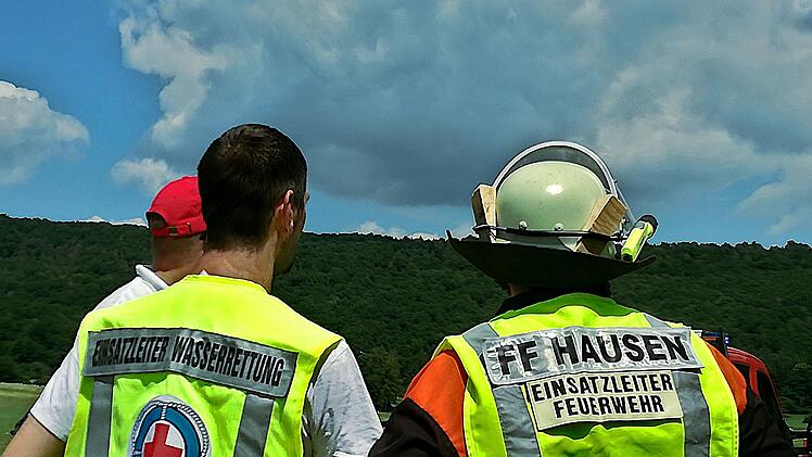 Einsatzleiter bei der Koordination. Foto: Monika Bohatsch