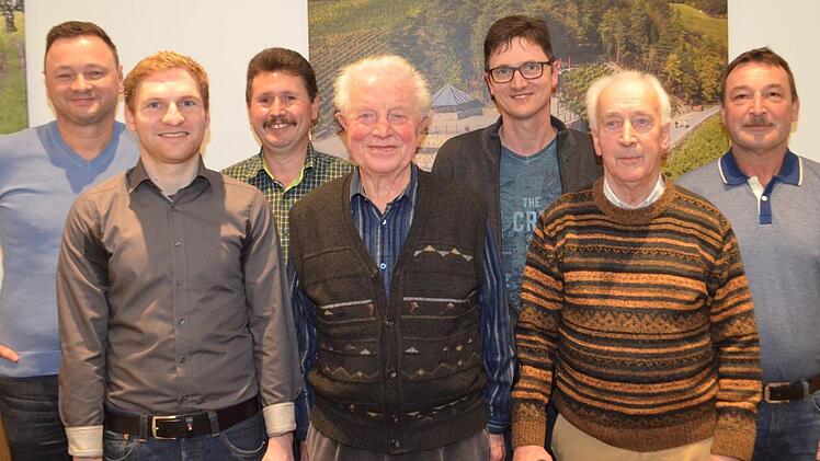 Langjährige Mitglieder wurden geehrt: (von links) Gerald Baldauf, Vorsitzender Lorenz Neder, Bernhard Sixt, Leo Brand, Ralf Baldauf, Eugen Neder und Michael Simon.  Foto: Andreas Lomb