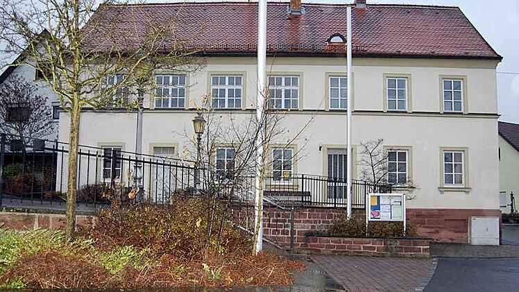 Die Schule in Wittershausen könnte eine neue Begegnungsstätte im Ort werden. Die Bürger sind jedenfalls der Meinung, dass das Gebäude erhalten bleiben sollte.     Foto: Günther Straub