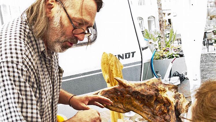 Holzbildhauer Wolfgang SchottFoto: Jochen Berger