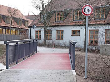 Die neuen Brücken sind weitaus tragfähiger als es die Beschilderung vermuten lässt. Foto: Richard Sänger