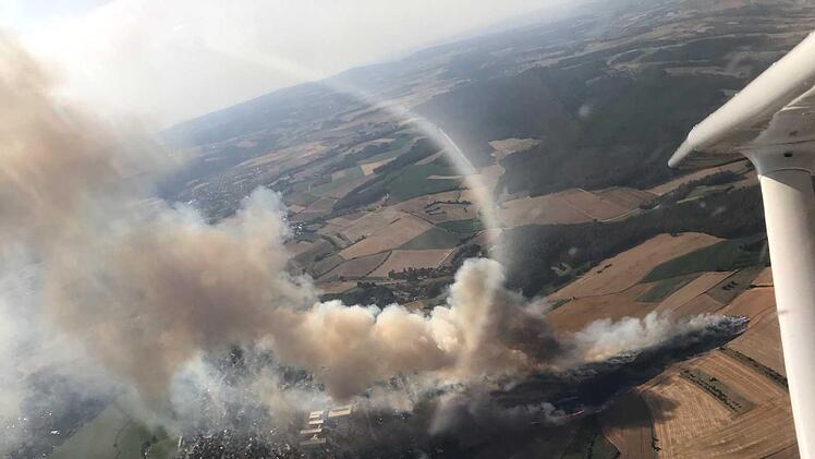 Bilder aus der Luft zeigen das Ausmaß des Großbrandes. Foto: Ronald Rinklef