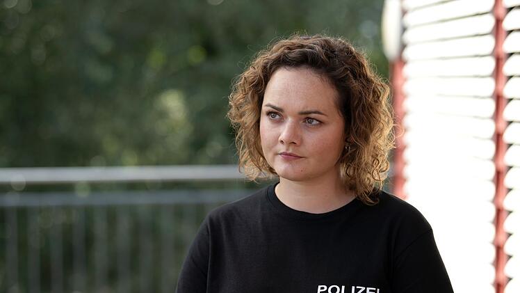 Obwohl Wendy G&uuml;ntensperger f&uuml;r ihre Rolle als Julia Demmler extra einen Bootsschein gemacht hat, hat sie ihn "tats&auml;chlich nur ein einziges Mal genutzt", wie sie im Interview verr&auml;t.