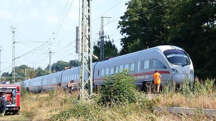 Bei einem Zugunfall bei Creidlitz (Coburg) ist ein junger Mann gestorben. Foto: Simone Bastian