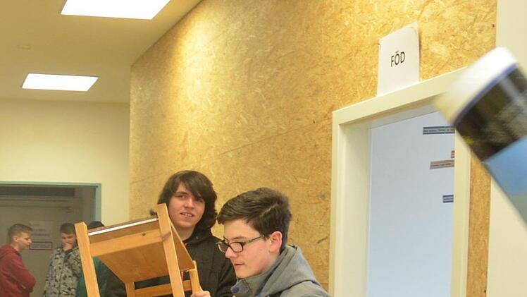 Einzug in die neuen Räume.