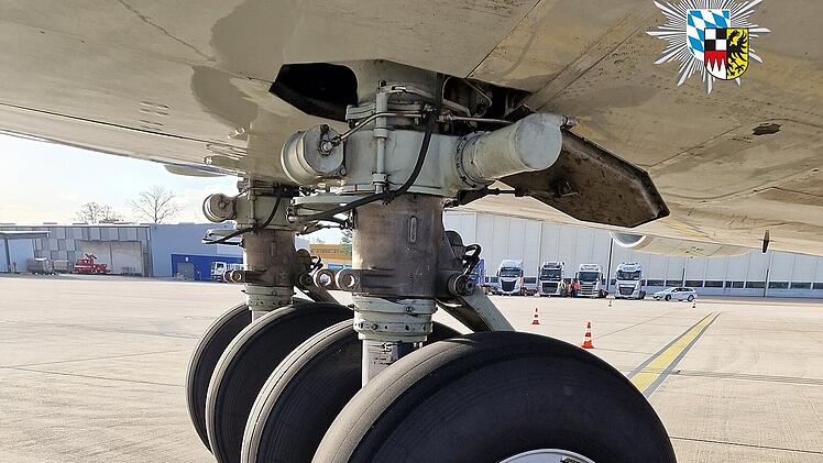 Flughafen Nürnberg: Mega-Jet gelandet - Fotos zeigen spektakulären Blick ins Innere