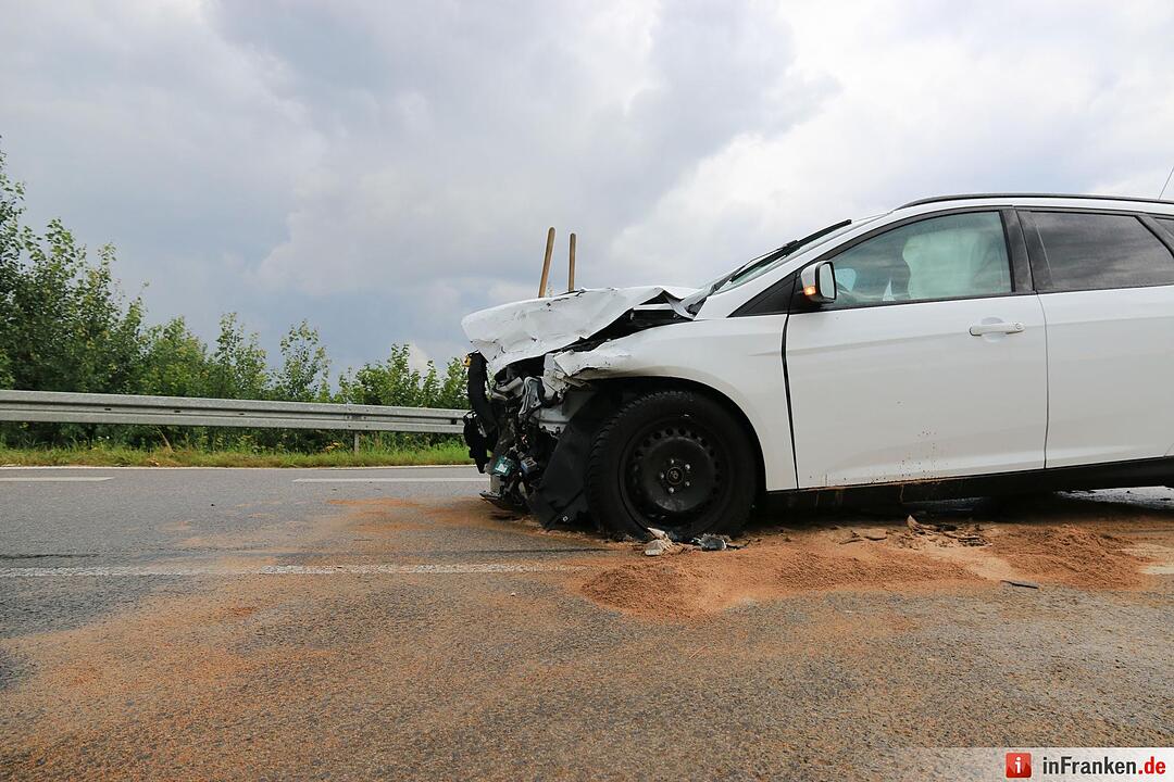 Unfall an der Anschlussstelle Hirschaid: Zwei Verletzte