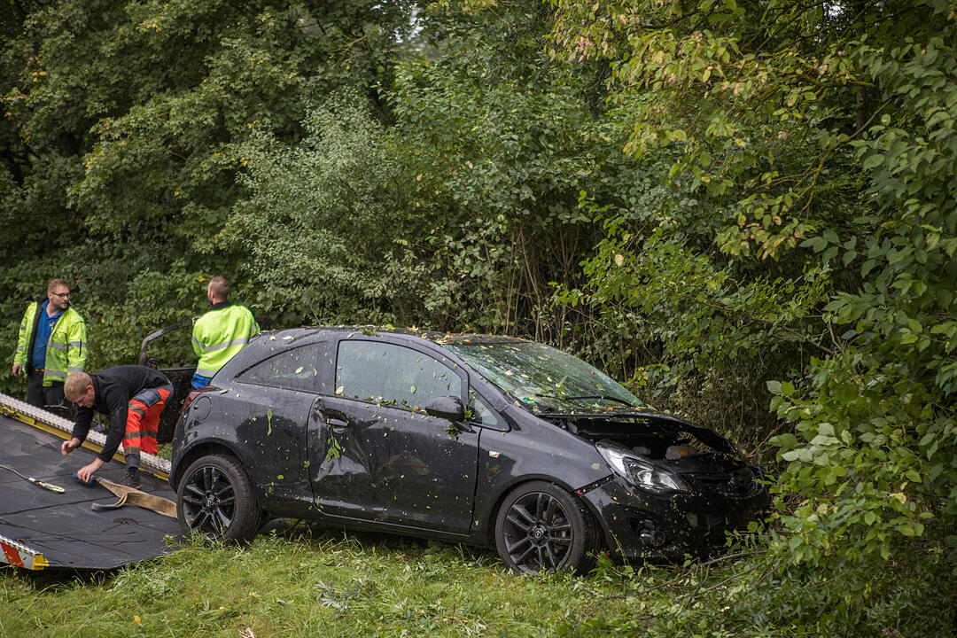Rednitzhembach: 20-Jähriger stirbt bei Autounfall