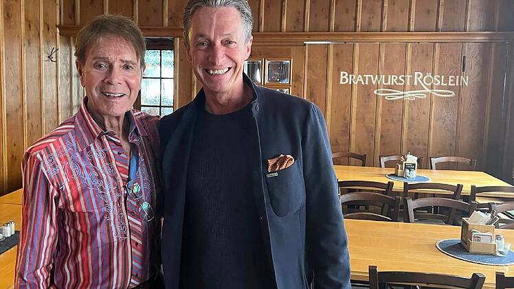 Nürnberg: Weltstar Cliff Richard besucht Traditionslokal Bratwurst Röslein - "echt der Hammer"