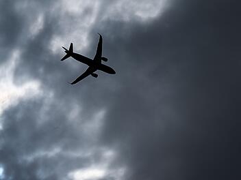 Flugzeug am Himmel