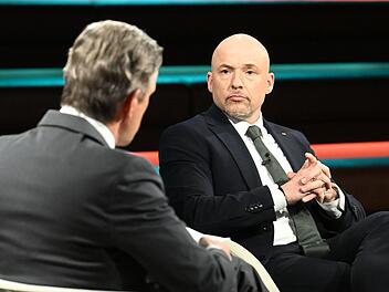 Markus Lanz (links) konnte CSU-Mann Alexander Hoffmann nicht aus der Reserve locken.