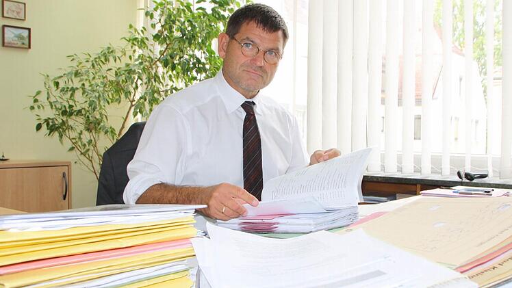 Stefan Seufert, Asyl-Koordinator des Landkreises, hat alle Hände voll zu tun. Fotos: B. Borst/R. Ruppert