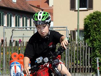 Beim gemeinsam von AMSC und Gebietsverkehrswacht Hammelburg ausgerichteten Jugend-Fahrradturnier "Mit Sicherheit ans Ziel" können Mädchen und Jungen im Alter von acht bis 15 Jahren Spaß haben und auf spielerische Weise ihre Perfektion mit dem Fahrrad verbessern. Foto: Karlheinz Franz