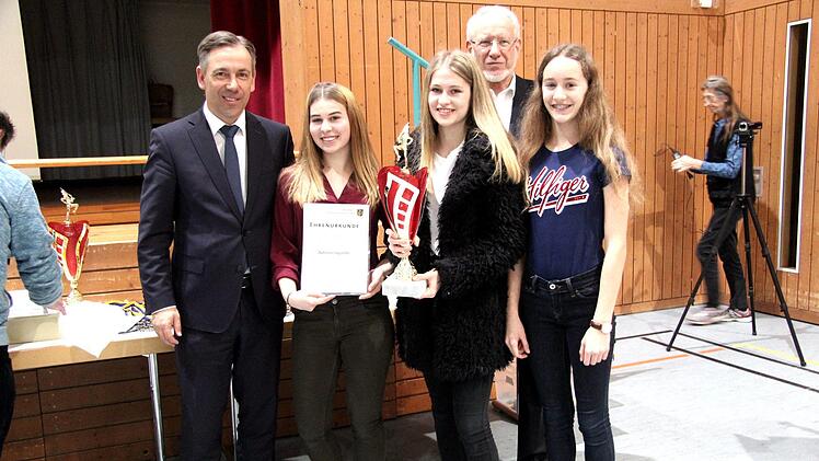 Juniorgarde Besenbinder, 3. Platz bei der Süddeutschen Meisterschaft  Foto: Richard Sänger