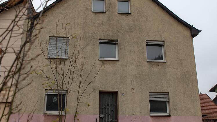 Im Landkreis Kronach wird aktuell eine sogenannte Nachlassimmobilie angeboten. Schlagen Erben den Nachlass aus oder gibt es keine, geht die Immobilie in Bayern automatisch an den Freistaat. Vielerorts wird das zum Problem. Stephan Großmann