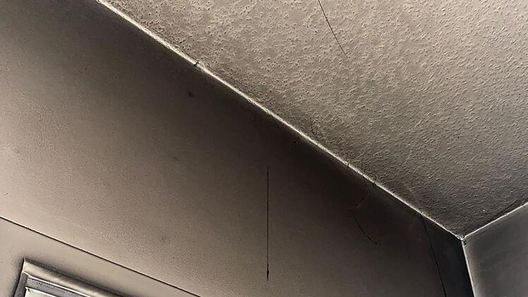 Schicksalsschlag in Nürnberg: Brand zerstört Zuhause von junger Familie