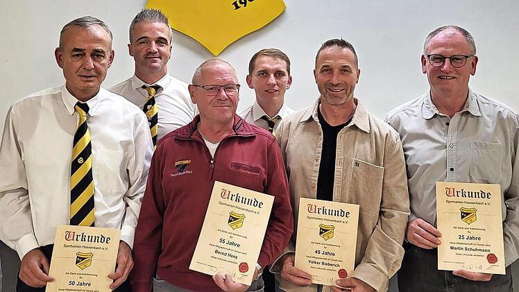 Die Vorstandschaft und die Geehrten.