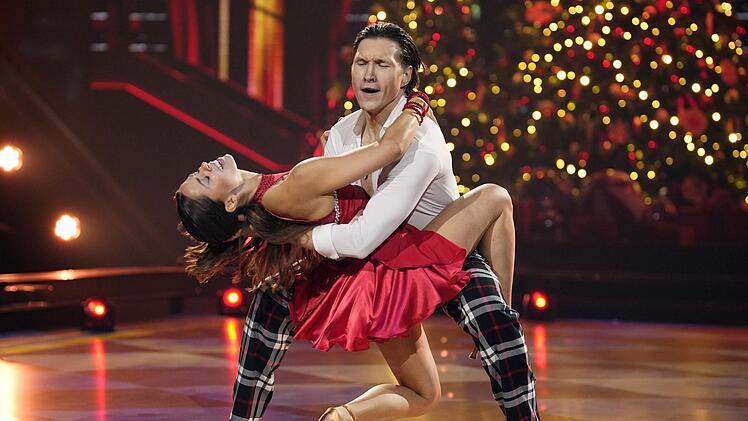 Was f&uuml;r ein Cha Cha Cha: Nach dem Tanz von Vaneassa Mai und Evgeny Vinokurov war die "Let's Dance"-Jury v&ouml;llig aus dem H&auml;uschen. F&uuml;r den Sieg reichte es trotzdem nicht.