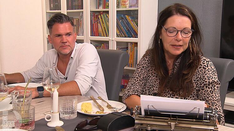 Wibke und Kolja bet&auml;tigen sich bei Karo literarisch.