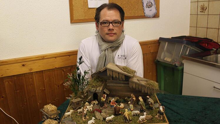 Jochen Vogler hat die Krippe selbst gebaut.