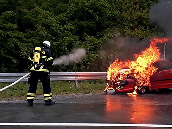 Pkw-Brand bei Volkach