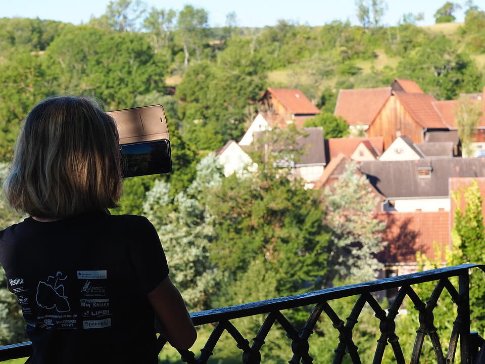 Das verlassene Dorf Bonnland darf bei einer Wanderung durch den Truppenübungsplatz Hammelburg nicht fehlen. Foto: Jürgen Schmitt