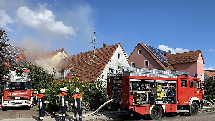 Hund überlebt Feuer in Wohnhaus nicht