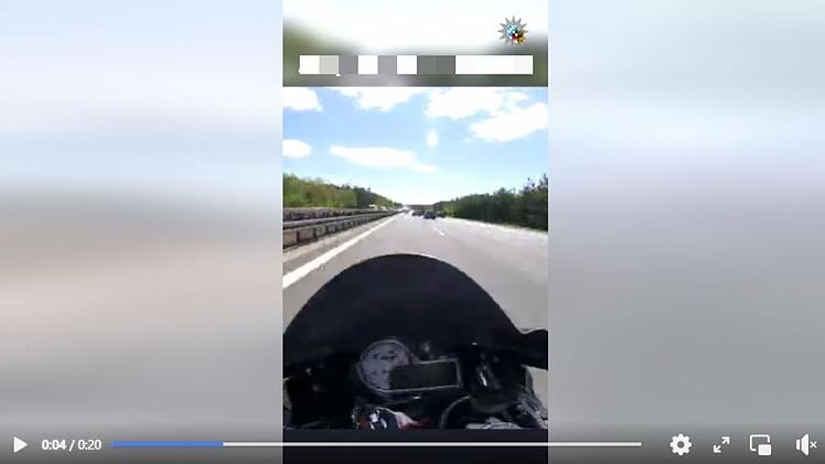 A9: Biker filmt eigenen Unfall - Aufprall "mit circa 190 km/h"