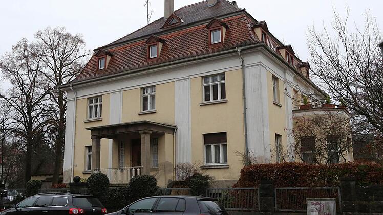Das Haus    Hainstraße 41 steht an der Ecke  Sodenstraße