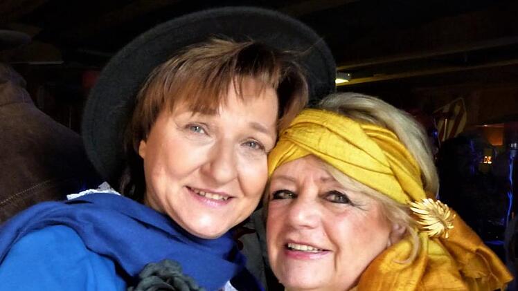 Kreisrätin Anita Sack (links) und die Ehefrau des Landrats, Ilse Söllner.